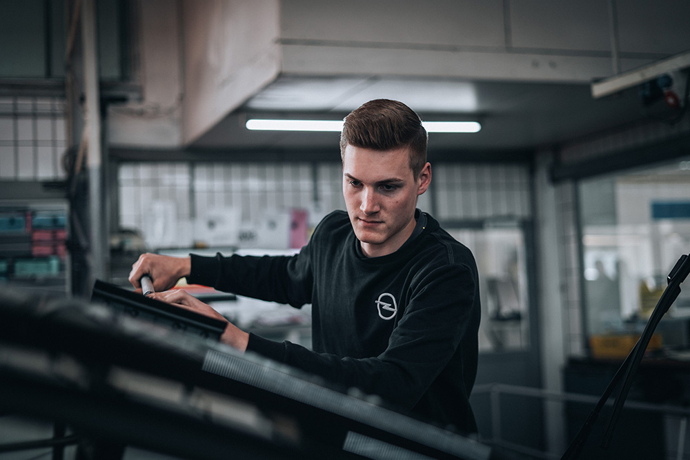 ausbildung-kfz-mechatroniker-in-system-hochvolttechnik